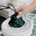 black and green pot grabber